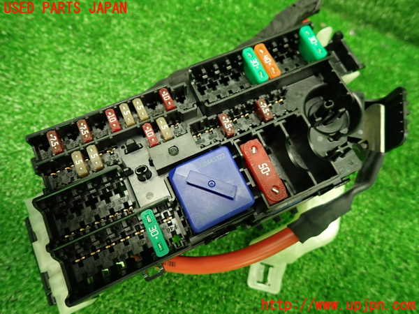 1UPJ-9236806741]BMW 218i アクティブツアラー U06(62BX15)ヒューズボックス1 中古_2