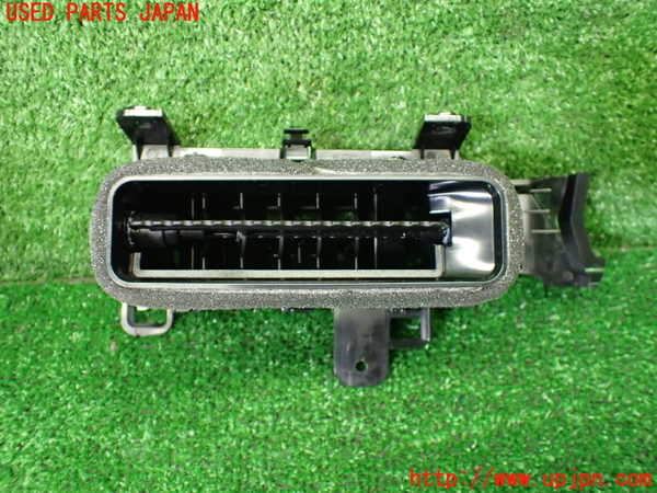 1UPJ-9236807526]BMW 218i アクティブツアラー U06(62BX15)エアコン吹き出し口1 中古_4