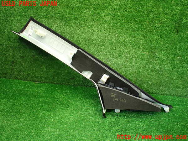 1UPJ-9236807655]BMW 218i アクティブツアラー U06(62BX15)右フロントピラートリム 【ジャンク】_3