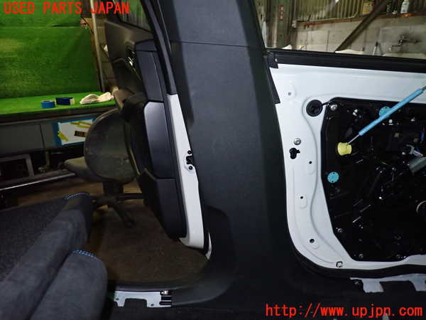 1UPJ-9236807670]BMW 218i アクティブツアラー U06(62BX15)左センターピラートリム 中古_3