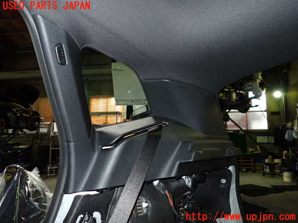 1UPJ-9236807675]BMW 218i アクティブツアラー U06(62BX15)右リアピラートリム 中古_2
