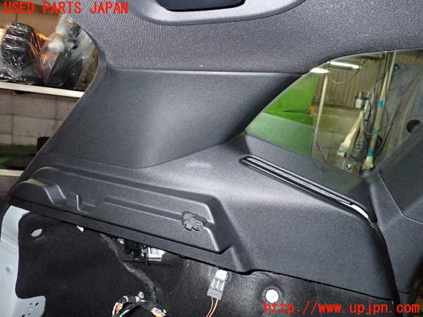 1UPJ-9236807680]BMW 218i アクティブツアラー U06(62BX15)左リアピラートリム 中古_4