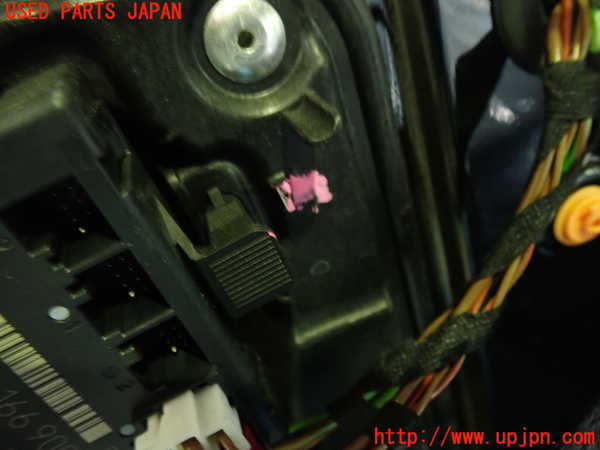 1UPJ-9236811260]ベンツ AMG CLA45 4MATIC(117352 C117)左前ドア 中古_3