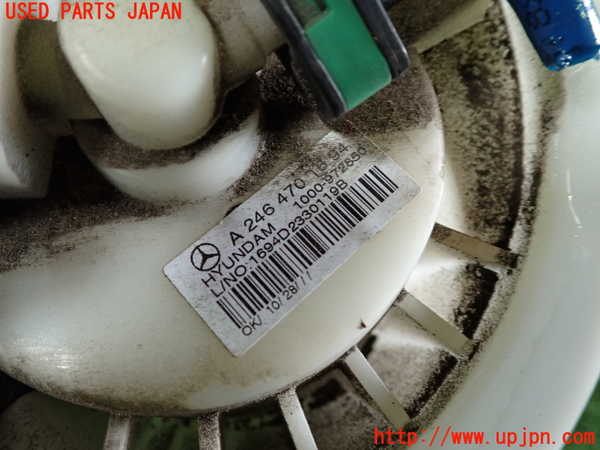 1UPJ-9236812510]ベンツ AMG CLA45 4MATIC(117352 C117)燃料ポンプ 中古_2