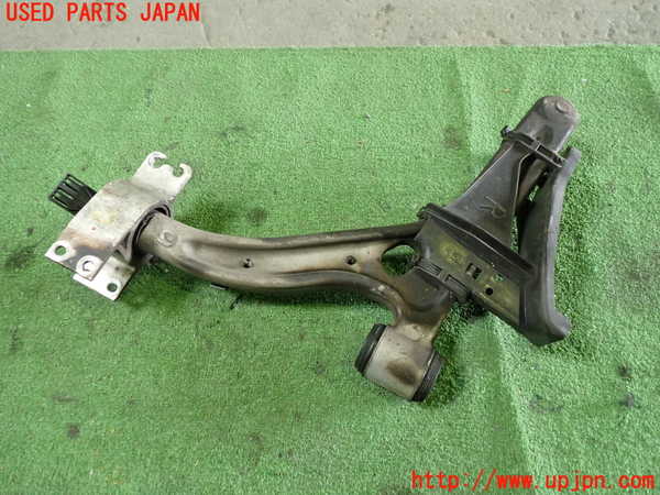 1UPJ-9236815176]ベンツ AMG CLA45 4MATIC(117352 C117)右フロントロアアーム1 中古_3