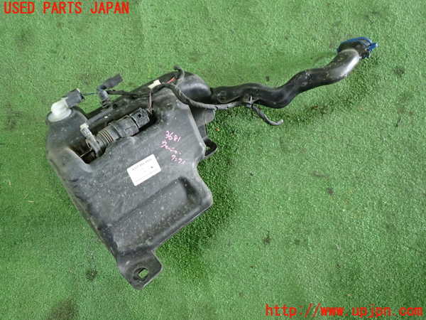 1UPJ-9236816791]ベンツ AMG CLA45 4MATIC(117352 C117)ウォッシャータンク1 中古_4