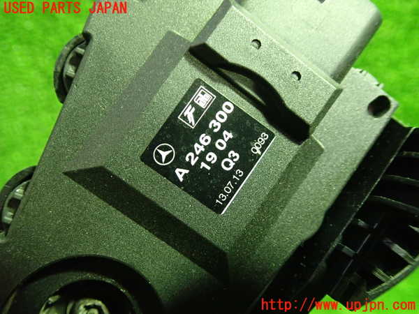 1UPJ-9236816382]ベンツ AMG CLA45 4MATIC(117352 C117)センサー2 (アクセルペダル) 中古_2