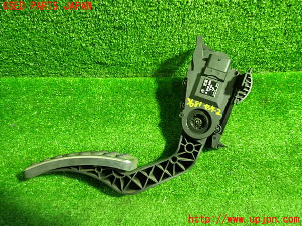 1UPJ-9236816382]ベンツ AMG CLA45 4MATIC(117352 C117)センサー2 (アクセルペダル) 中古_3