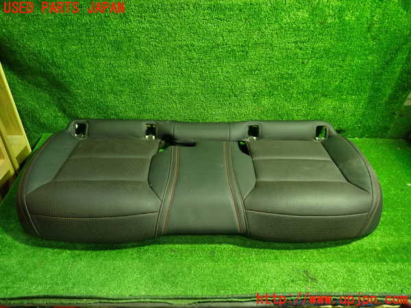 1UPJ-9236817385]ベンツ AMG CLA45 4MATIC(117352 C117)リアシート 中古_4