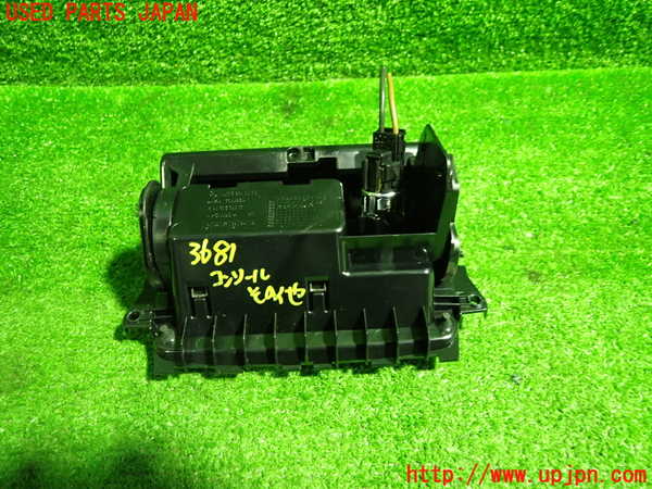 1UPJ-9236817549]ベンツ AMG CLA45 4MATIC(117352 C117)コンソール 中古_4