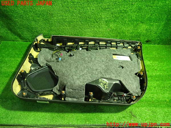 1UPJ-9236811264]ベンツ AMG CLA45 4MATIC(117352 C117)左前ドア内張り 中古_3