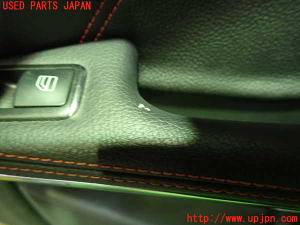 1UPJ-9236811294]ベンツ AMG CLA45 4MATIC(117352 C117)右後ドア内張り 中古_3