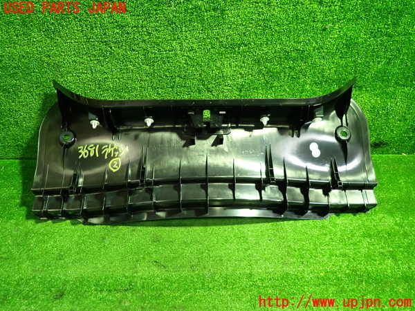 1UPJ-9236817772]ベンツ AMG CLA45 4MATIC(117352 C117)ラゲッジトレイ2 中古_3