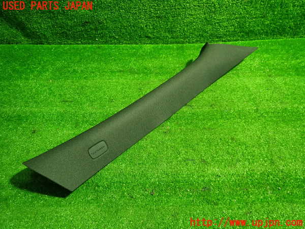 1UPJ-9236817655]ベンツ AMG CLA45 4MATIC(117352 C117)右フロントピラートリム 中古_2