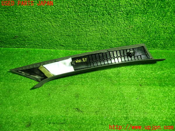 1UPJ-9236817660]ベンツ AMG CLA45 4MATIC(117352 C117)左フロントピラートリム 中古_3