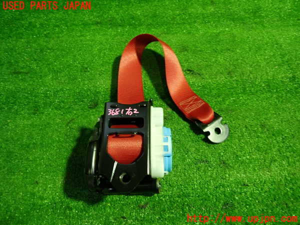 1UPJ-9236817155]ベンツ AMG CLA45 4MATIC(117352 C117)右2列目シートベルト 中古_3