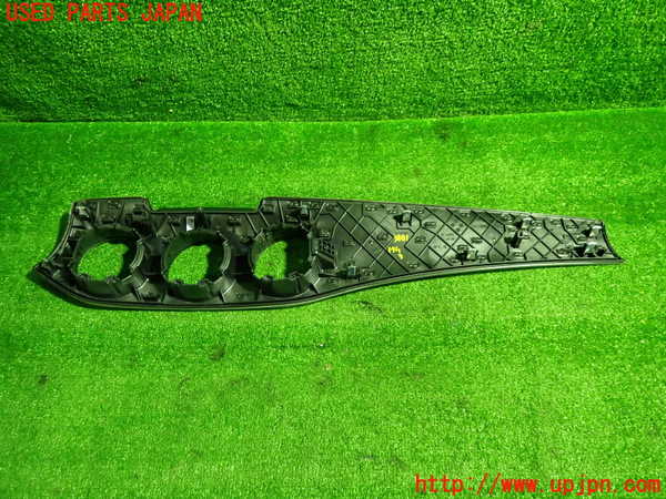 1UPJ-9236817693]ベンツ AMG CLA45 4MATIC(117352 C117)内装トリム類3 中古_4