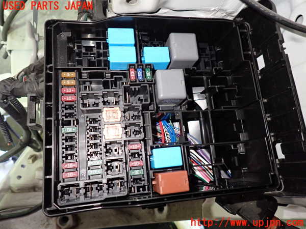 1UPJ-9236826742]アルファード(AGH30W)ヒューズボックス2(EGルーム内運転席側) 中古_2