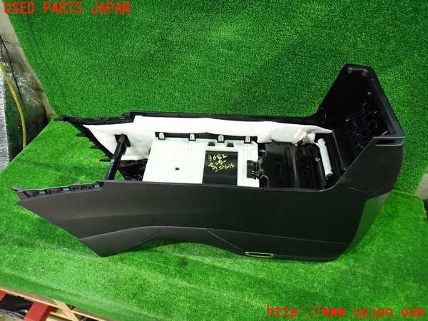 1UPJ-9236827540]アルファード(AGH30W)センターコンソール 中古_5