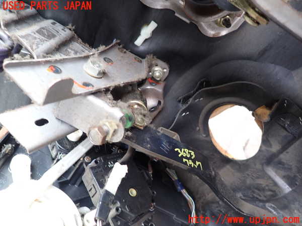 2UPJ-9236837590]セリカ(ZZT231)クラッチペダル 中古_4