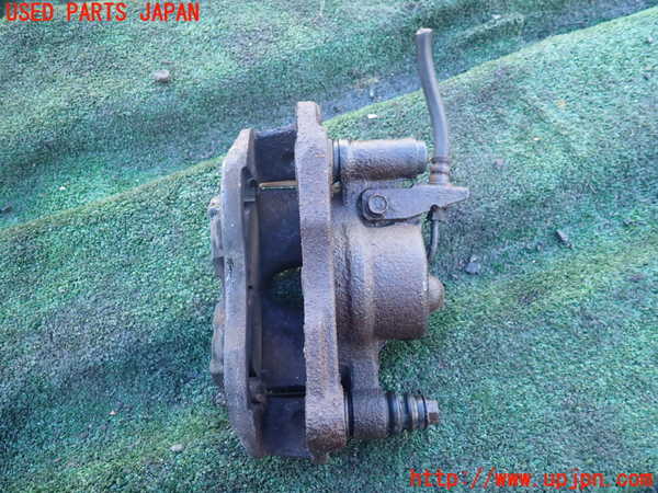 1UPJ-9236844080]デリカ スターワゴン(P25W)右フロントキャリパー 中古_2