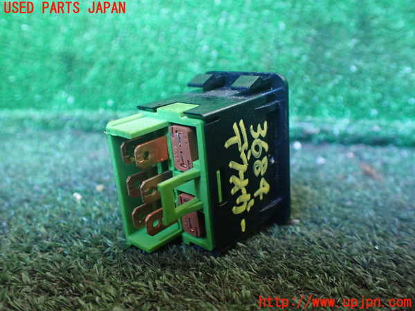 1UPJ-9236846300]デリカ スターワゴン(P25W)デフォッガースイッチ 中古_2