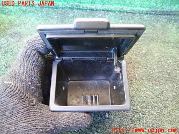 1UPJ-9236847823]デリカ スターワゴン(P25W)灰皿3 中古_2