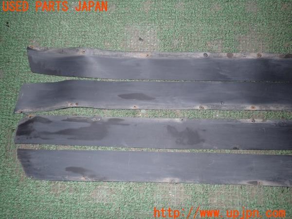 3UPJ=9236850011]三菱 ジープ キャンバストップ(J55)社外 ゴム ラバーオーバーフェンダー フェンダーモール 中古_4