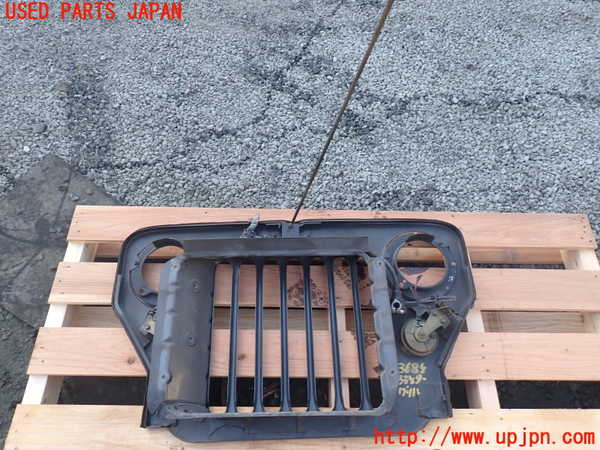1UPJ-9236851050]三菱ジープ(J55)ラジエターグリル 中古_5