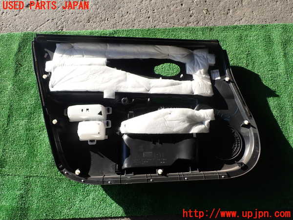 1UPJ-9236861234]ノート e-POWER NISMO(HE12)右前ドア内張り 中古_5