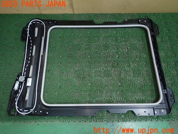 3UPJ=9236870062]シトロエン ベルランゴ シャイン XTR パック(K9CYH01)純正 パノラミックルーフ モジュトップ ルーフサンシェード 中古_3