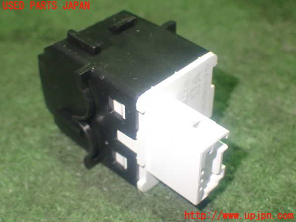 1UPJ-9236876308]シトロエン・BERLINGO(ベルランゴ)(K9CYH01)スイッチ3 (ヘッドランプレベリング) 中古_3