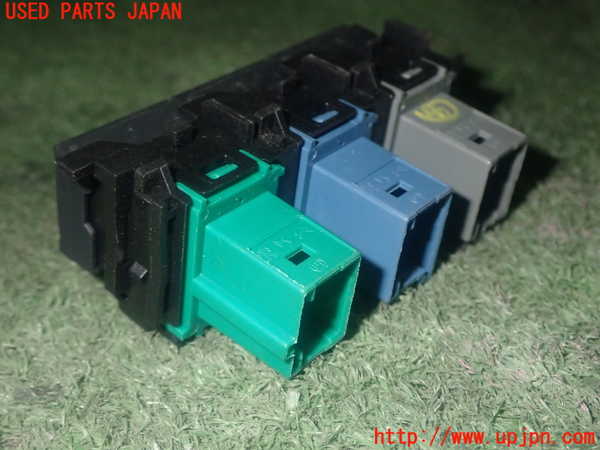 1UPJ-9236876313]シトロエン・BERLINGO(ベルランゴ)(K9CYH01)スイッチ8 (レーンキープ等) 中古_3