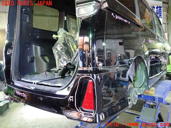 1UPJ-9236881610]ヴォクシー(ノア)(ZRR80W)リアバンパー 中古_2