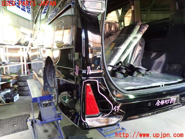 1UPJ-9236881610]ヴォクシー(ノア)(ZRR80W)リアバンパー 中古_4