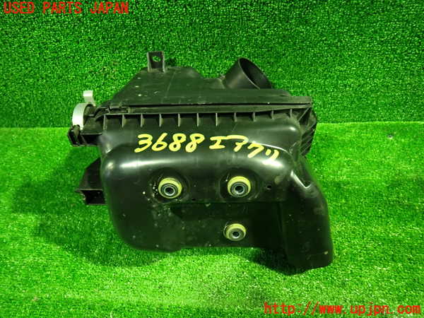 1UPJ-9236882560]ヴォクシー(ノア)(ZRR80W)エアクリーナーボックス 中古_2