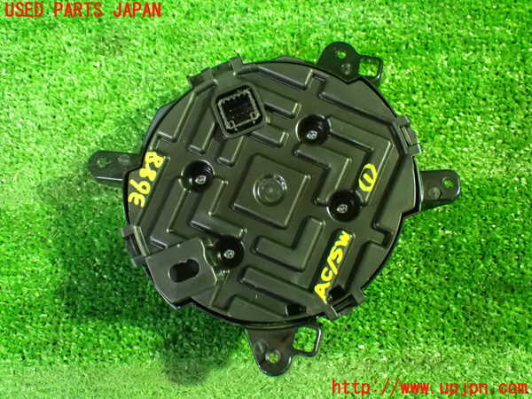 1UPJ-9236886066]ヴォクシー(ノア)(ZRR80W)エアコンスイッチ1 中古_2