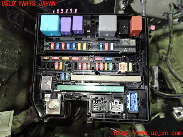 1UPJ-9236886743]ヴォクシー(ノア)(ZRR80W)ヒューズボックス3 (ジャンク品) 中古_4