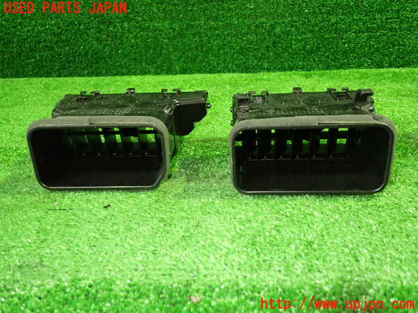1UPJ-9236887528]ヴォクシー(ノア)(ZRR80W)エアコン吹き出し口3 (真中) 中古_2