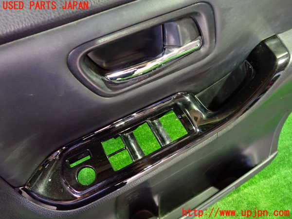 1UPJ-9236881234]ヴォクシー(ノア)(ZRR80W)右前ドア内張り 中古_2