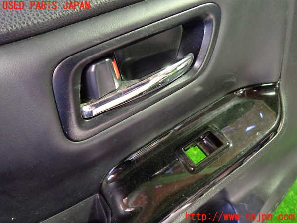 1UPJ-9236881264]ヴォクシー(ノア)(ZRR80W)左前ドア内張り 中古_2