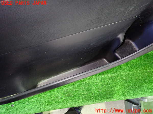 1UPJ-9236881264]ヴォクシー(ノア)(ZRR80W)左前ドア内張り 中古_3