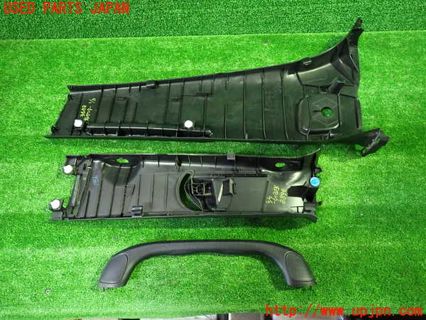 1UPJ-9236887665]ヴォクシー(ノア)(ZRR80W)右センターピラートリム 中古_2