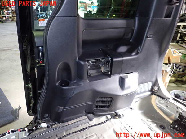 1UPJ-9236887675]ヴォクシー(ノア)(ZRR80W)右リアピラートリム 中古_4