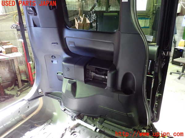 1UPJ-9236887680]ヴォクシー(ノア)(ZRR80W)左リアピラートリム 中古_4