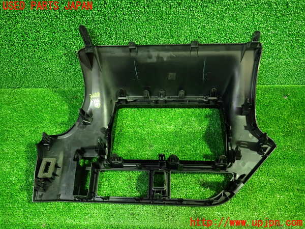 1UPJ-9236887692]ヴォクシー(ノア)(ZRR80W)内装トリム類2 中古_2