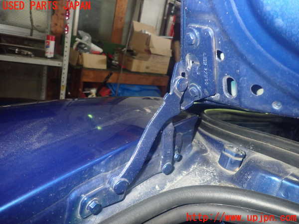 1UPJ-9236901513]ポルシェ・ボクスター(987MA120)トランクヒンジ1 中古_4