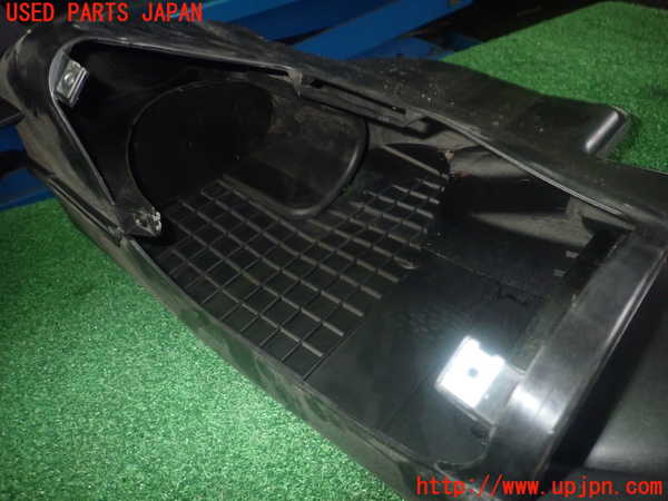 1UPJ-9236902560]ポルシェ・ボクスター(987MA120)エアクリーナーボックス 中古_5