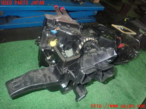 1UPJ-9236906081]ポルシェ・ボクスター(987MA120)エバポレーター1 (ジャンク品) 中古_2