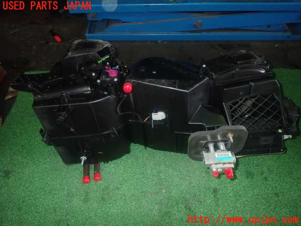 1UPJ-9236906081]ポルシェ・ボクスター(987MA120)エバポレーター1 (ジャンク品) 中古_4